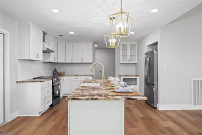 9035 North Point Drive, Beach City, TX 77523 - Photo 15