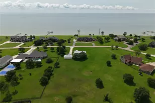 9035 Northpoint Dr, Beach City, TX 77523 - Photo 7