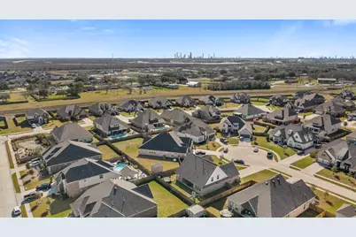 13510 Fallbrook Circle, Mont Belvieu, TX 77535 - Photo 35