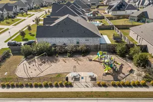 13510 Fallbrook Cir, Mont Belvieu, TX 77535 - Photo 39