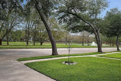 3227 Waters Way Drive, Sugar Land, TX 77478 - Photo 3