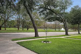 3227 Waters Way Dr, Sugar Land, TX 77478 - Photo 3
