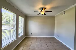 2412 N Mission Cir, Friendswood, TX 77546 - Photo 5