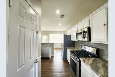 2412 N Mission Circle, Friendswood, TX 77546 - Photo 7