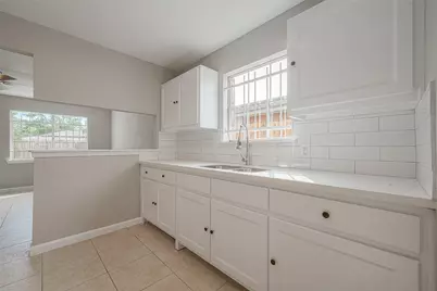 8714 Valley Flag Drive, Houston, TX 77078 - Photo 7