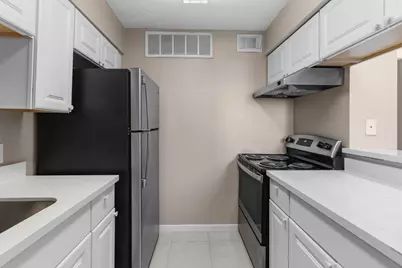 1516 Bay Area Boulevard #F9, Houston, TX 77058 - Photo 7