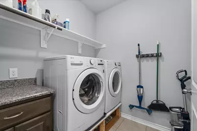 382 W Rollingwood Street, Pinehurst, TX 77362 - Photo 31