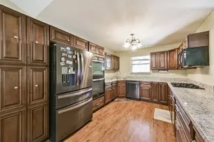 10410 Sagestar Ln, Houston, TX 77089 - Photo 5