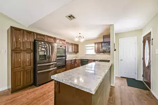 10410 Sagestar Ln, Houston, TX 77089 - Photo 3