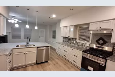 6887 Turtlewood Drive, Houston, TX 77072 - Photo 19