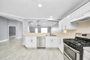 2606 Tinas Terrace Dr, Houston, TX 77038 - Photo 17