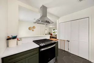 1962 Norcrest Dr, Houston, TX 77055 - Photo 9