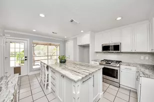 8402 Rose Garden Dr, Houston, TX 77083 - Photo 17
