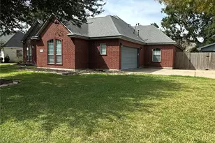 101 Mallard Dr, Clute, TX 77531 - Photo 3
