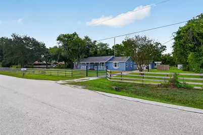 4004 Gatewood Road, Crosby, TX 77532 - Photo 3