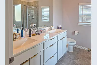 104 Cullen Street, Angleton, TX 77515 - Photo 17