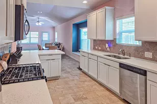 104 Cullen St, Angleton, TX 77515 - Photo 3