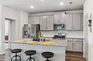 13309 Emerald Mallard Dr, Texas City, TX 77568 - Photo 5