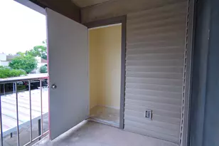 2025 Augusta Dr, Houston, TX 77057 - Photo 15