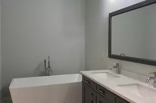 6703 Parker Grv Ln, Houston, TX 77076 - Photo 13