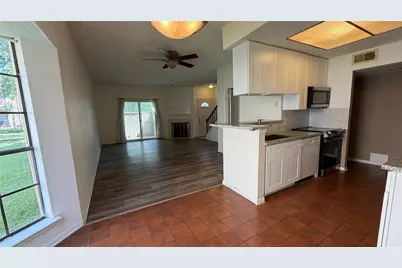 800 Country Place Drive #205, Houston, TX 77079 - Photo 9