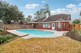 24 Dover Dr, Conroe, TX 77304 - Photo 37