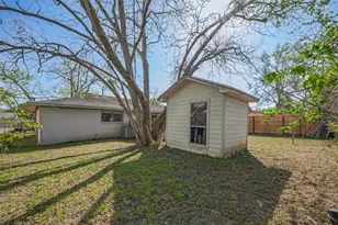 3730 Darlinghurst Dr, Houston, TX 77045 - Photo 5