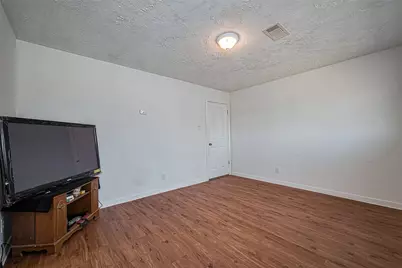 3730 Darlinghurst Drive, Houston, TX 77045 - Photo 13