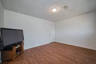 3730 Darlinghurst Dr, Houston, TX 77045 - Photo 13