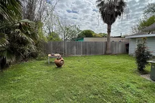 122 Albacore Ave, Galveston, TX 77550 - Photo 7