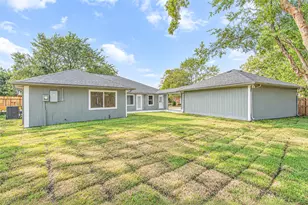 8002 Candle Ln, Houston, TX 77071 - Photo 35
