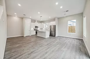 863 Prosper St, Houston, TX 77088 - Photo 3