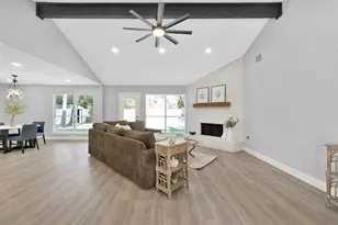 146 W Woodstock Cir Dr, Spring, TX 77381 - Photo 3