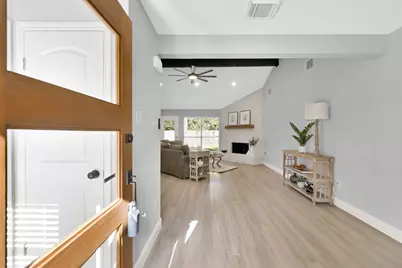 146 W Woodstock Circle Drive, The Woodlands, TX 77381 - Photo 5
