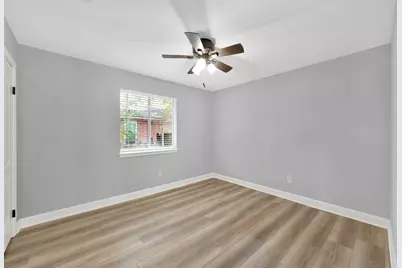 146 W Woodstock Circle Drive, The Woodlands, TX 77381 - Photo 31