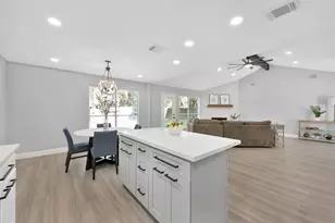 146 W Woodstock Cir Dr, The Woodlands, TX 77381 - Photo 19