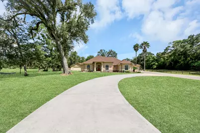 1102 W Point Drive, Rosharon, TX 77583 - Photo 3