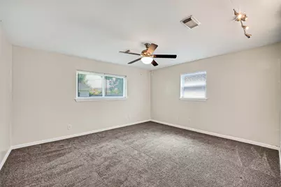 802 W Sterling Street, Baytown, TX 77520 - Photo 15
