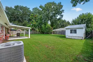 802 W Sterling St, Baytown, TX 77520 - Photo 19