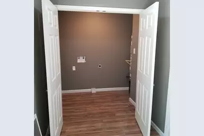 5910 Van Fleet Street, Houston, TX 77033 - Photo 9
