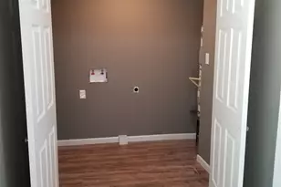 5910 Van Fleet St, Houston, TX 77033 - Photo 9