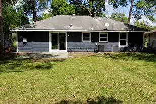5910 Van Fleet St, Houston, TX 77033 - Photo 15