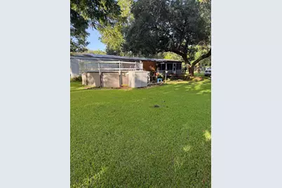 307 E Oak Avenue, Winnie, TX 77665 - Photo 19