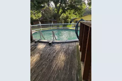 307 E Oak Avenue, Winnie, TX 77665 - Photo 15