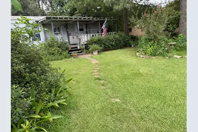 307 E Oak Avenue, Winnie, TX 77665 - Photo 3