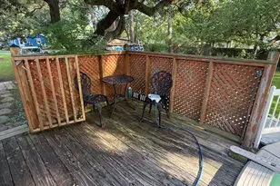 307 E Oak Ave, Winnie, TX 77665 - Photo 17