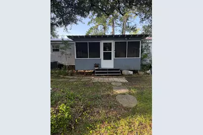 307 E Oak Avenue, Winnie, TX 77665 - Photo 1