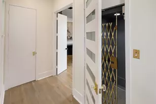 10663 Memorial Dr, Houston, TX 77024 - Photo 23