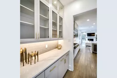 10663 Memorial Drive, Houston, TX 77024 - Photo 15