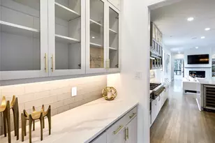 10663 Memorial Dr, Houston, TX 77024 - Photo 15